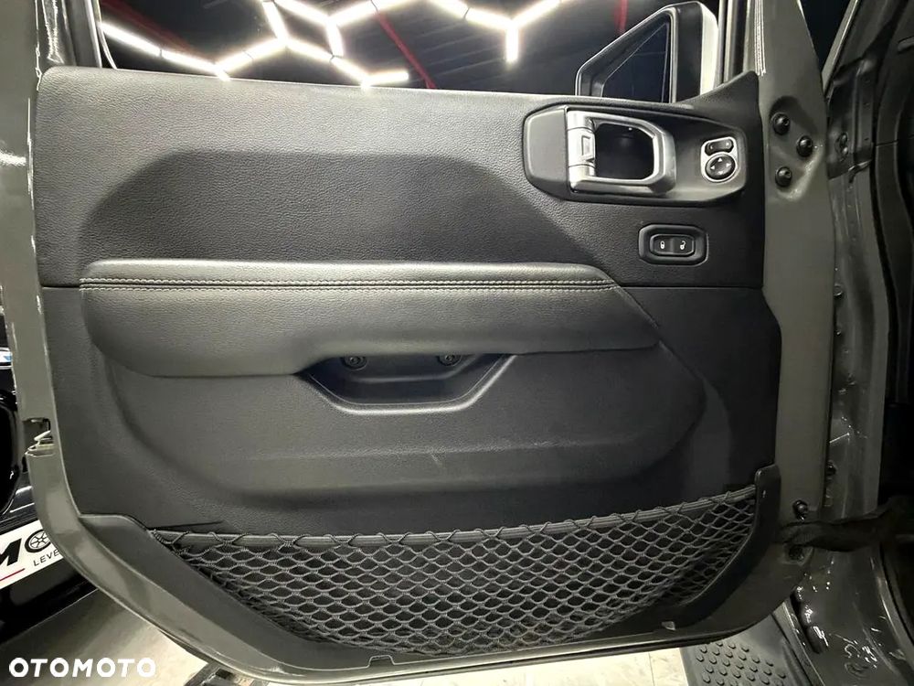 Jeep Wrangler Unlimited 3.6 Automatik Sahara - 10