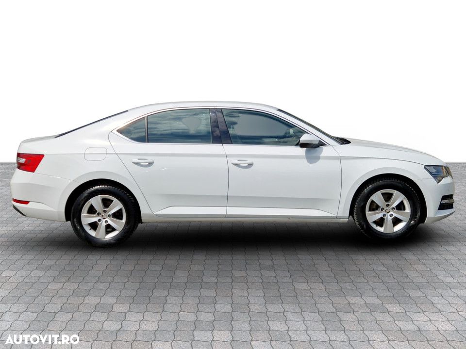 Skoda Superb 2.0 TDI DSG Ambition - 6