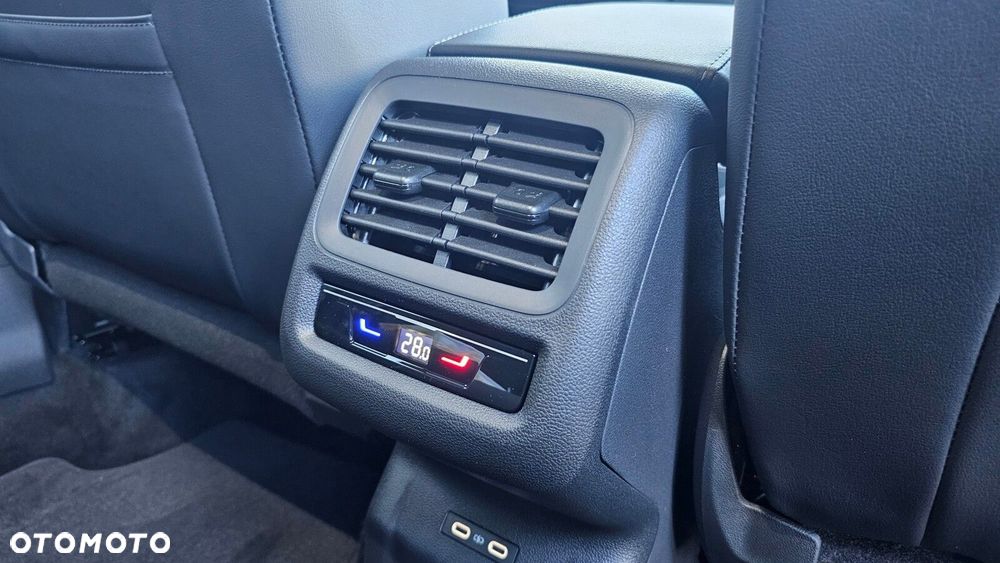 Volkswagen T-Roc - 34