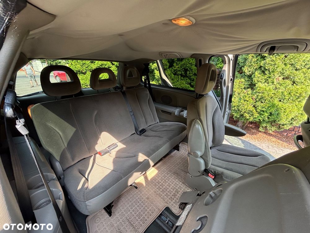 Chrysler Grand Voyager - 22