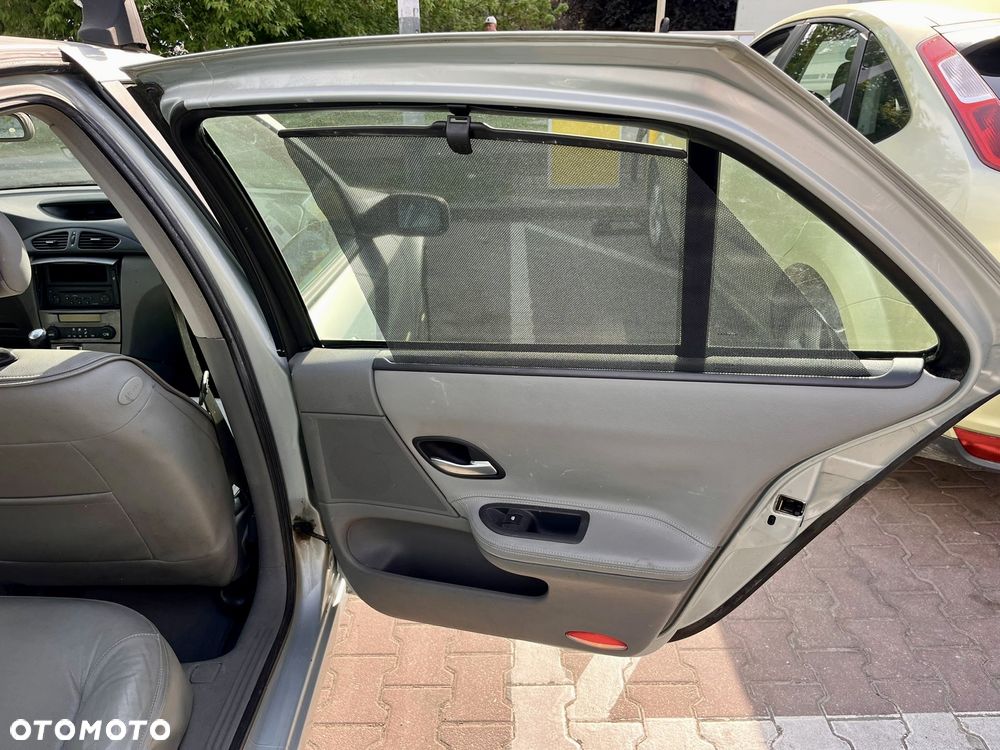 Renault Laguna - 15