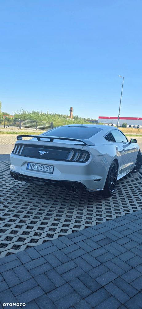 Ford Mustang - 2