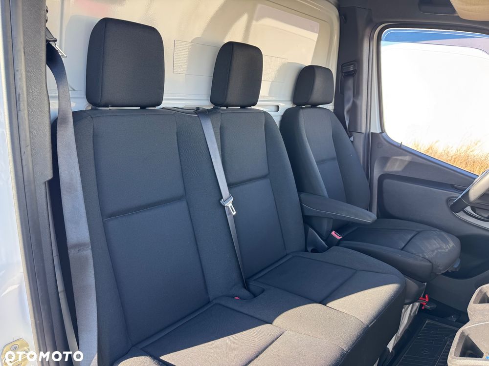 Mercedes-Benz Sprinter - 9