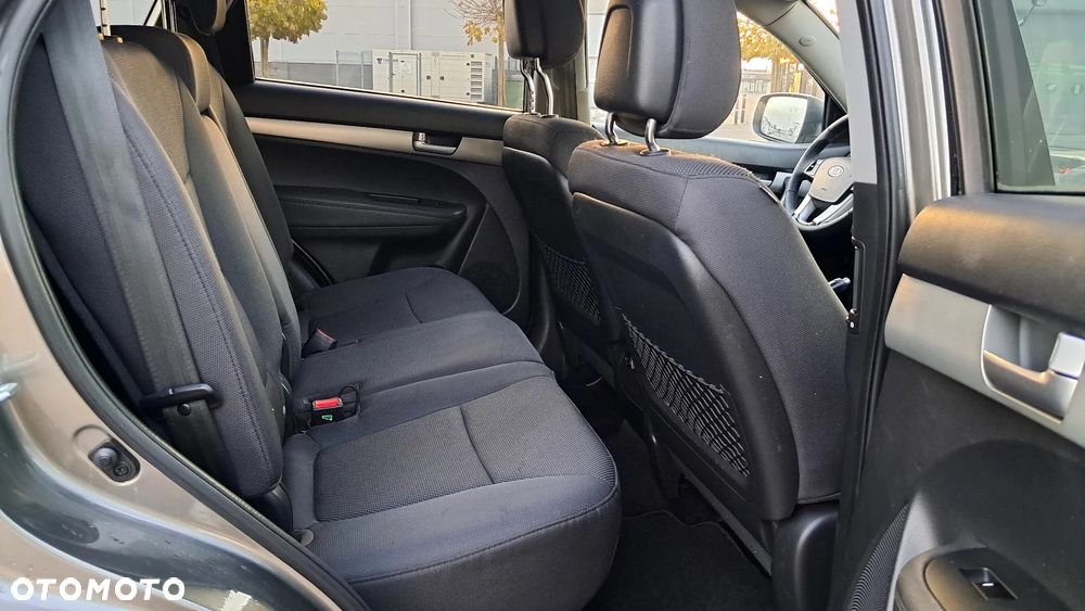 Kia Sorento 2.4 CVVT Attract - 11