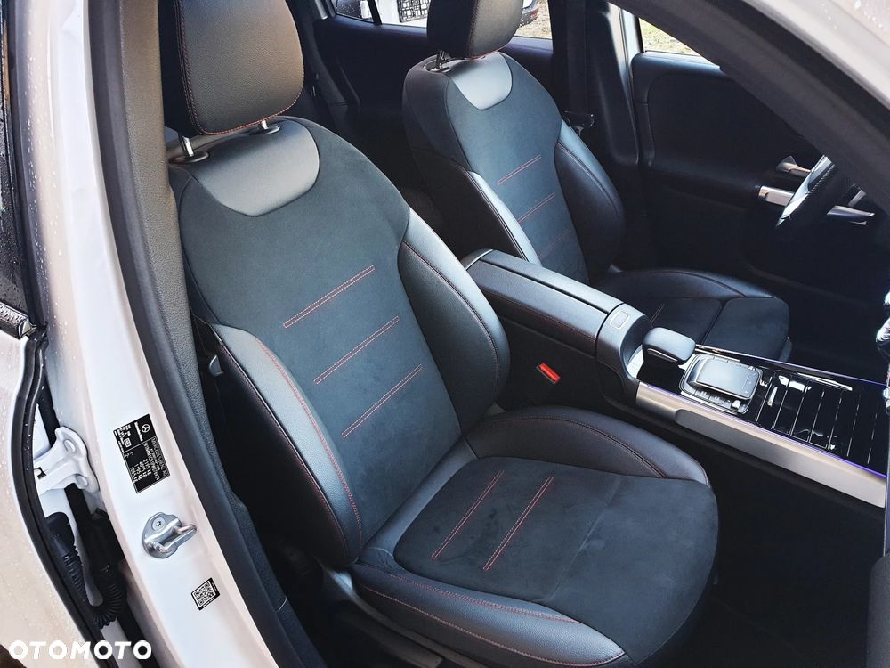 Mercedes-Benz GLB 200 d AMG Line 8G-DCT - 23