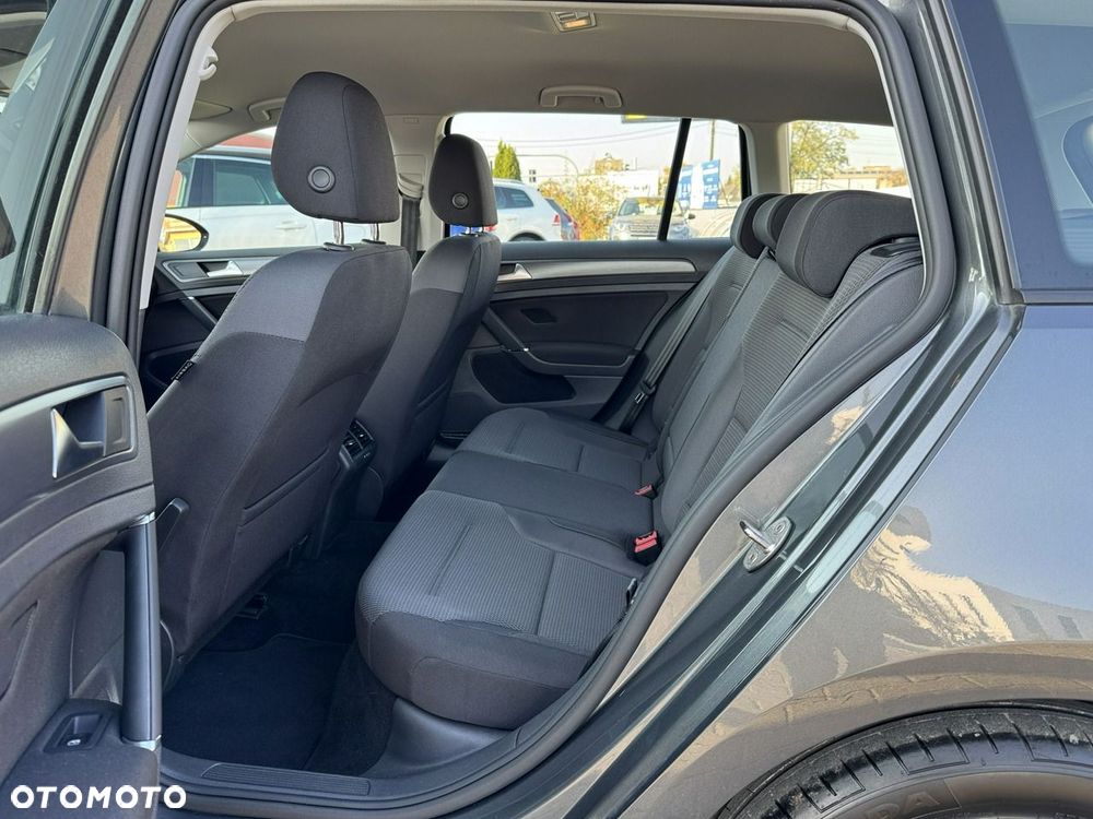 Volkswagen Golf - 21