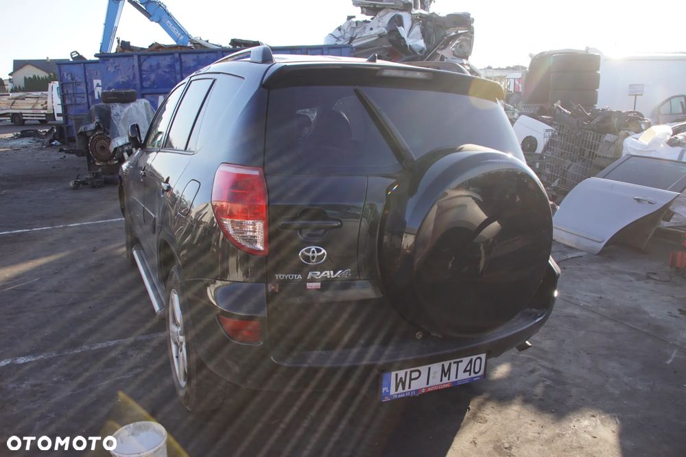 Auto na części - Toyota RAV4 III 2.2 D-4D 136 KM 2AD-FTV EA62 202 2008R Silnik Skrzynia Drzwi Błotnik Klapa Zderzak Lampa Lusterko Klamka Szyba Deska Kokpit Sterownik Moduł Czujnik Licznik Wyświetlacz Panel Kierownica - 5