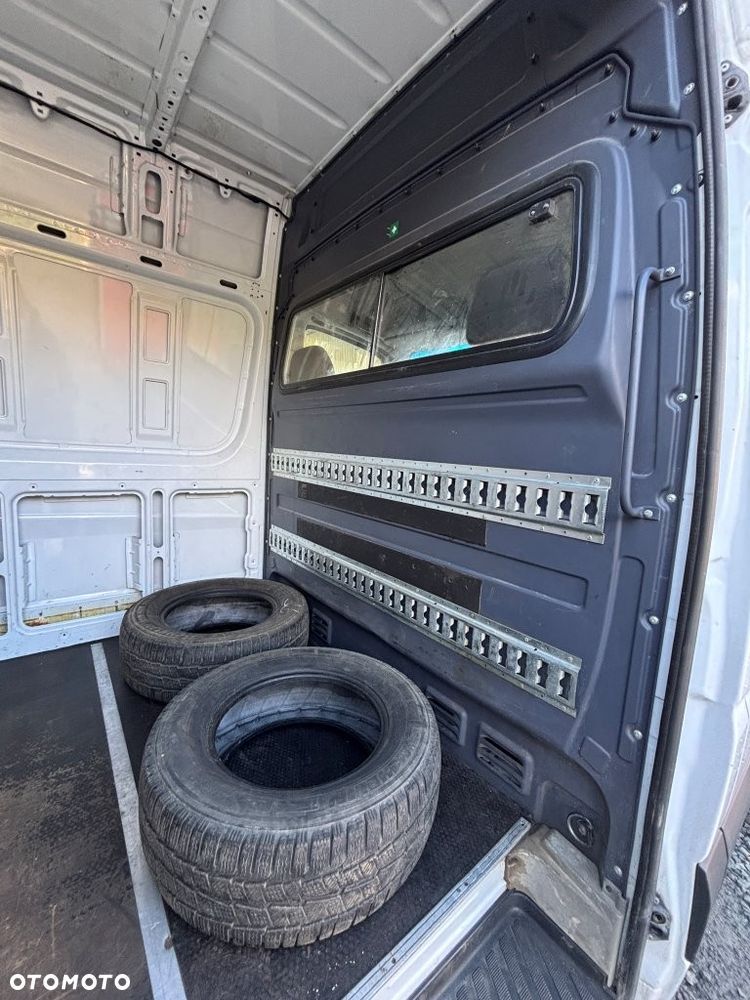 Mercedes-Benz Sprinter - 18