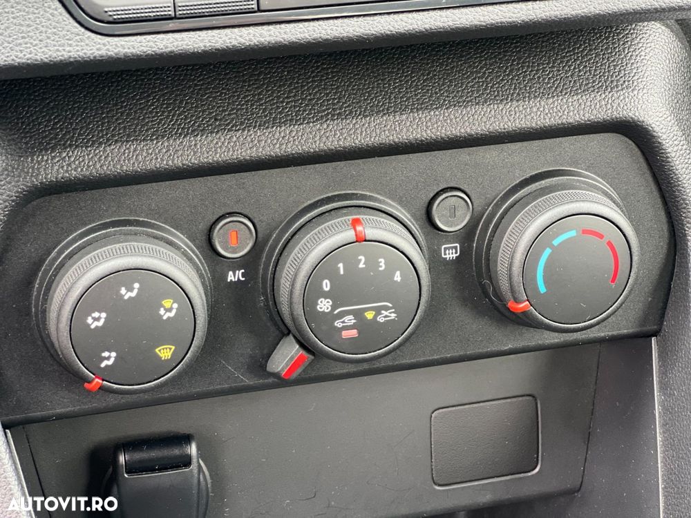 Dacia Logan TCe 90 MT5 Essential - 24