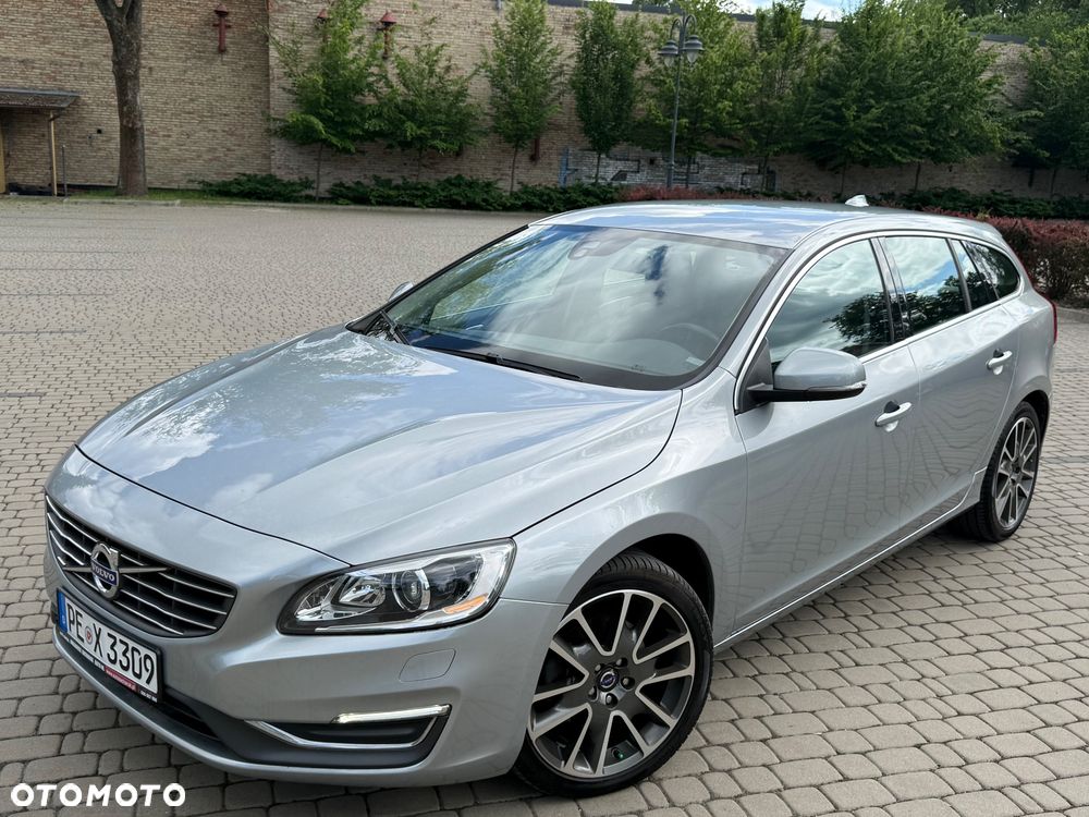 Volvo V60 D4 Momentum - 11