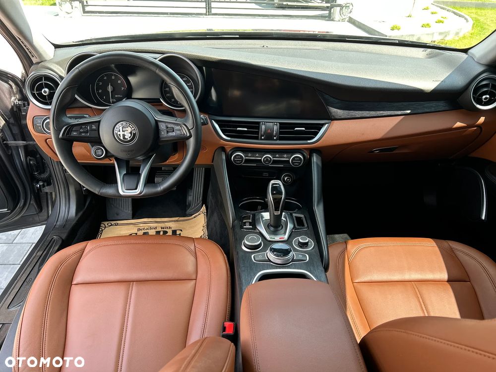 Alfa Romeo Giulia - 17