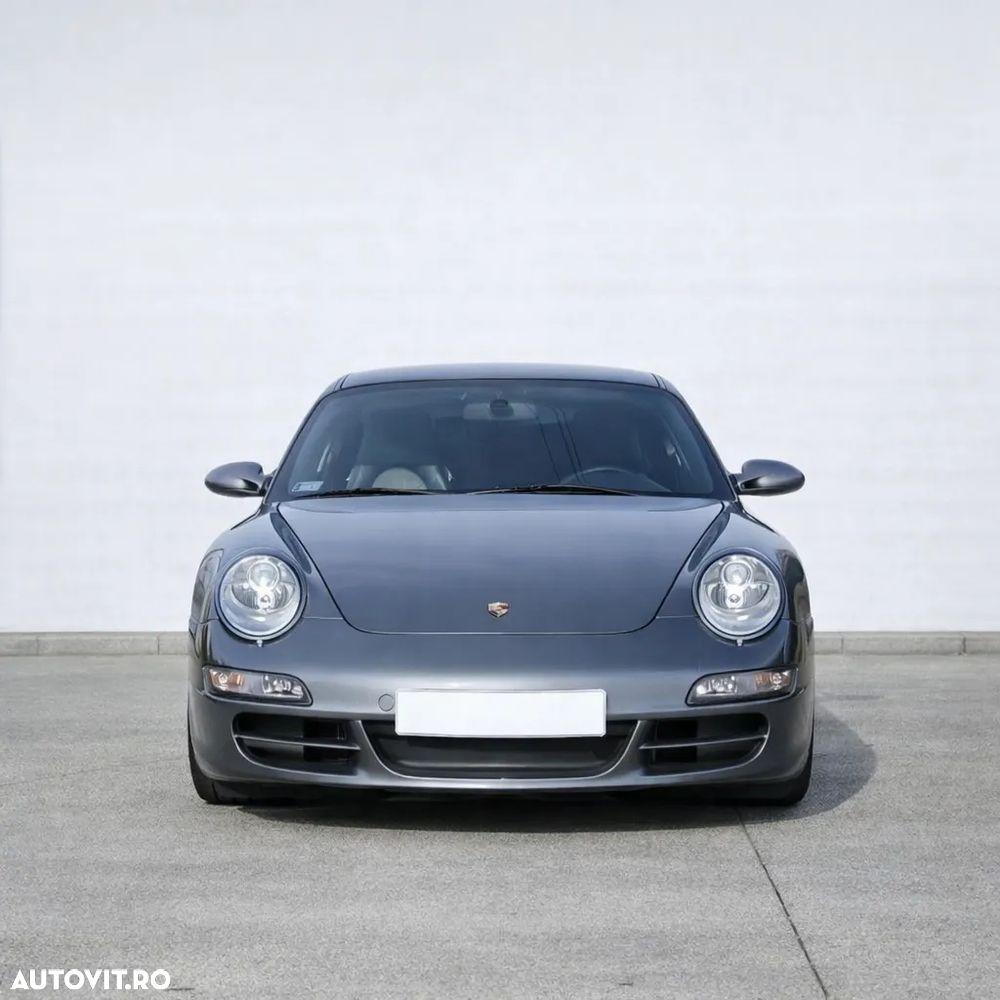 Porsche 911 Carrera - 3
