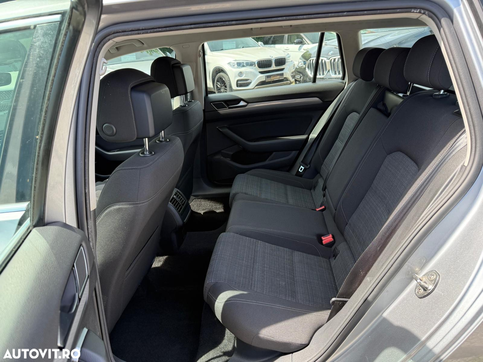 Volkswagen Passat - 10