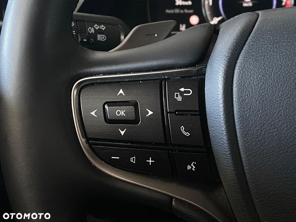 Lexus ES 300h Business Edition - 28