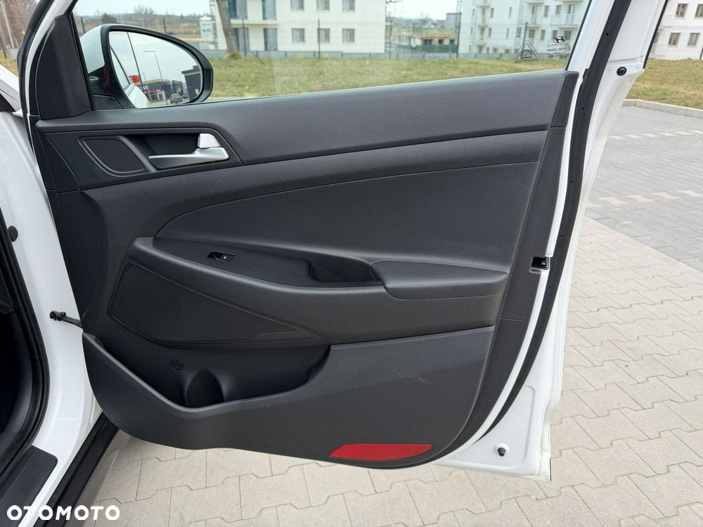 Hyundai Tucson blue 1.7 CRDi 2WD DCT Premium - 35