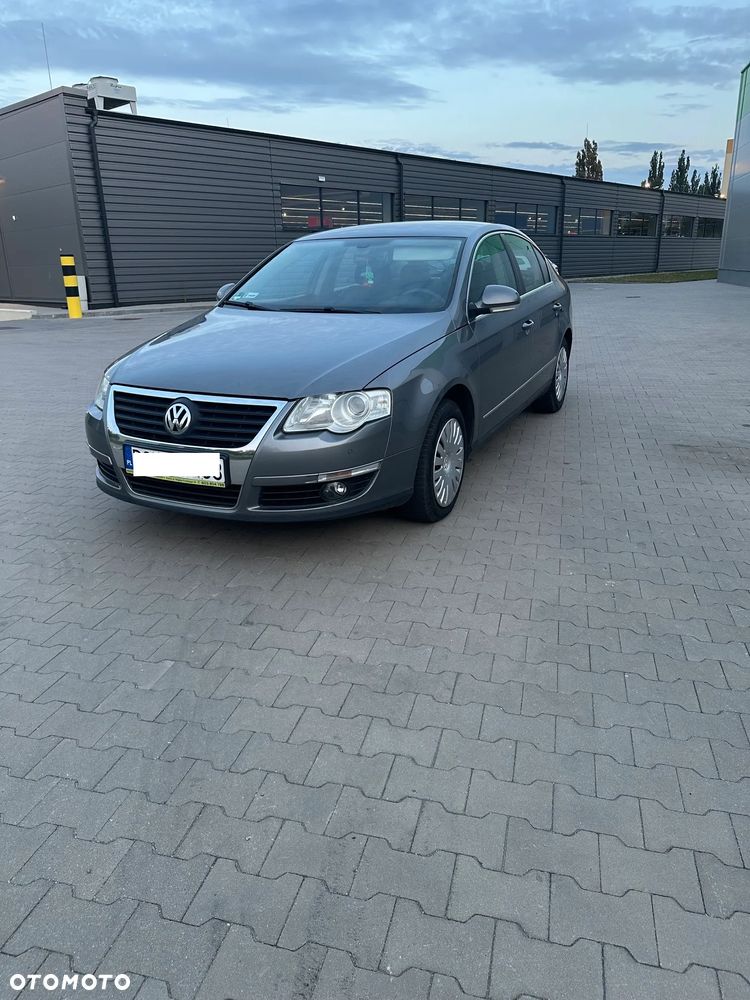 Volkswagen Passat - 12