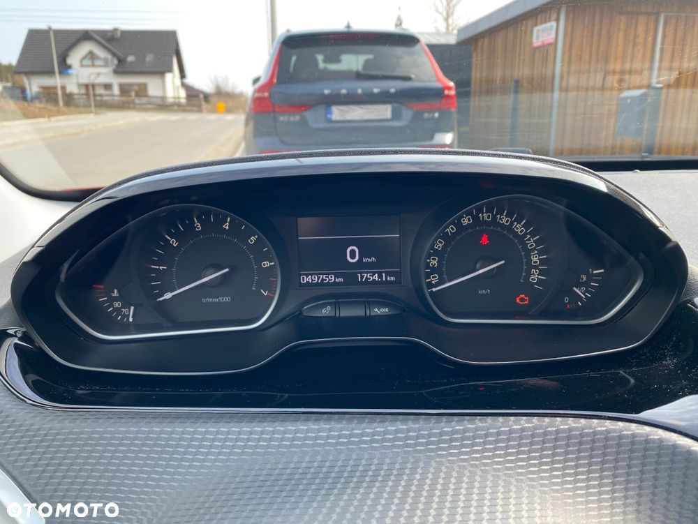 Peugeot 208 1.2 PureTech Allure - 6