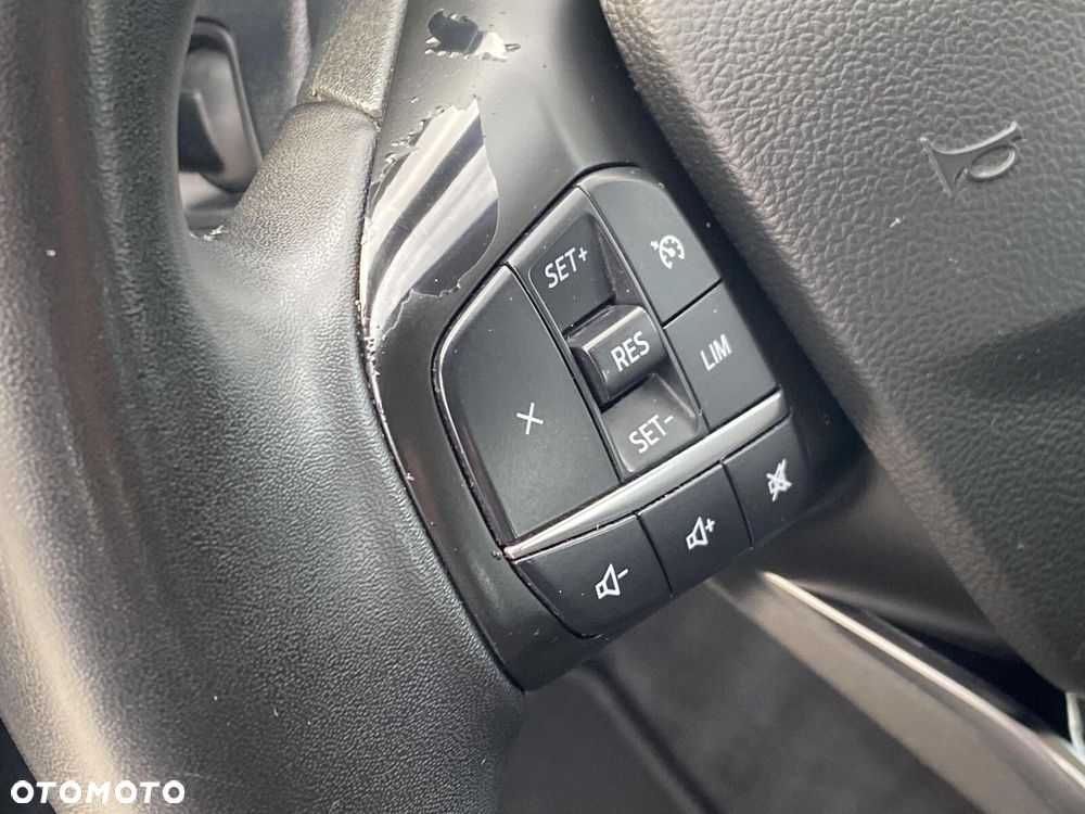 Ford Kuga - 11