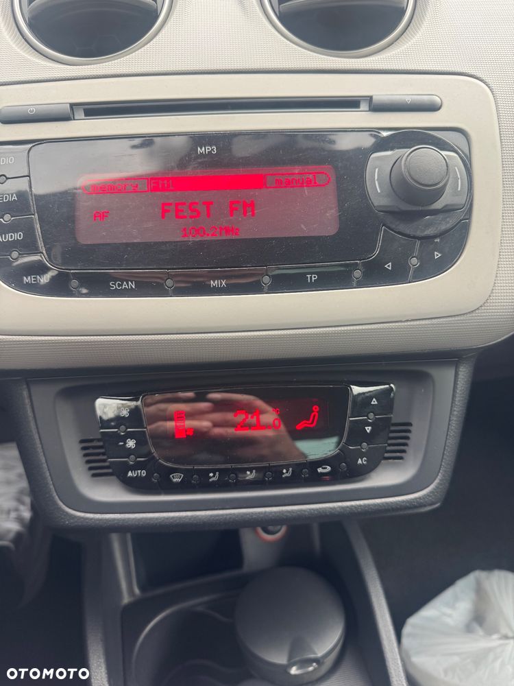 Seat Ibiza SC 1.6 16V Sport - 12