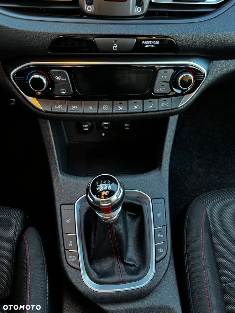 Hyundai i30 1.6 CRDI 48V-Hybrid N-Line - 20