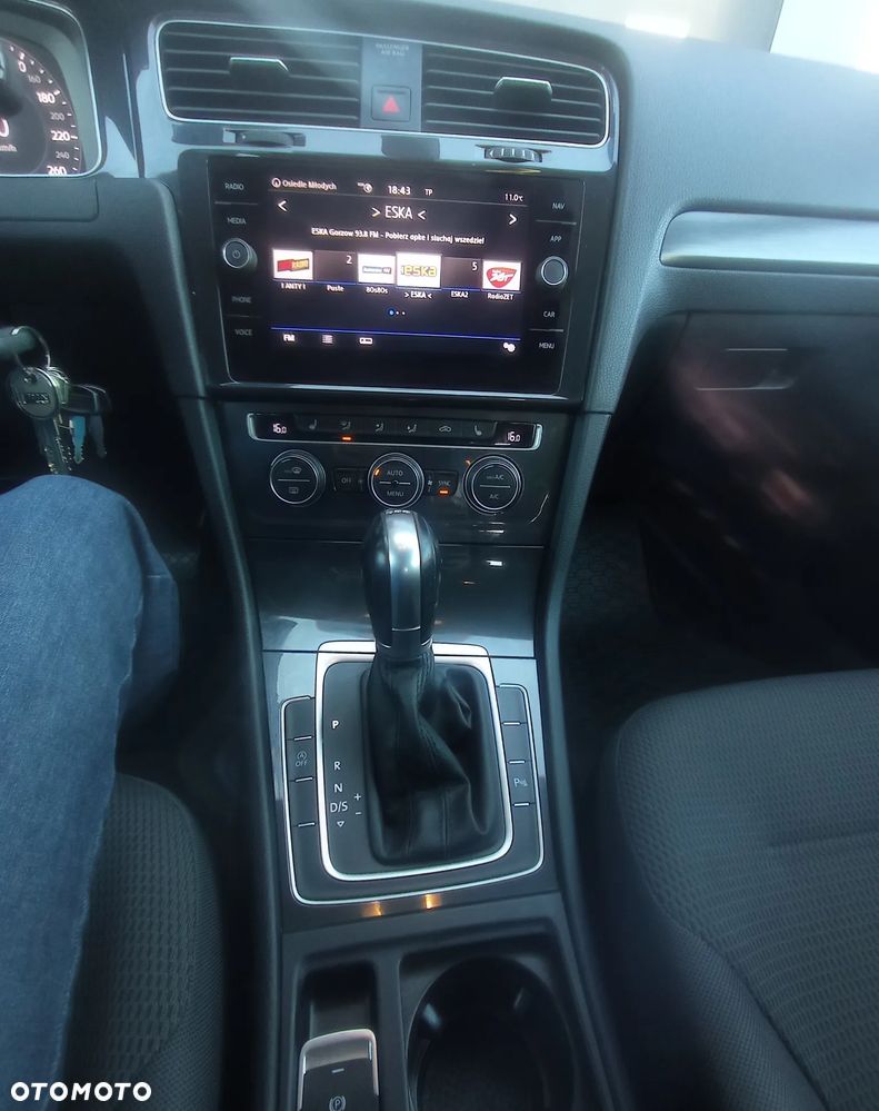Volkswagen Golf - 28