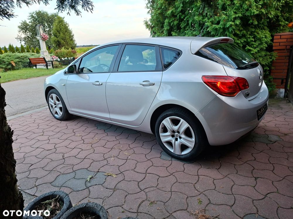 Opel Astra - 25