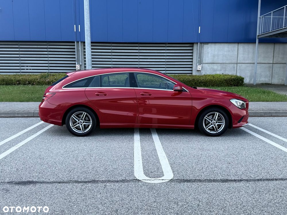 Mercedes-Benz CLA 180 7G-DCT - 3