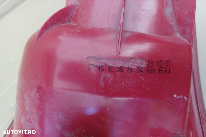 Lampa / Tripla stop dreapta pe aripa Volkswagen VW Passat B6 [2005 - - 2