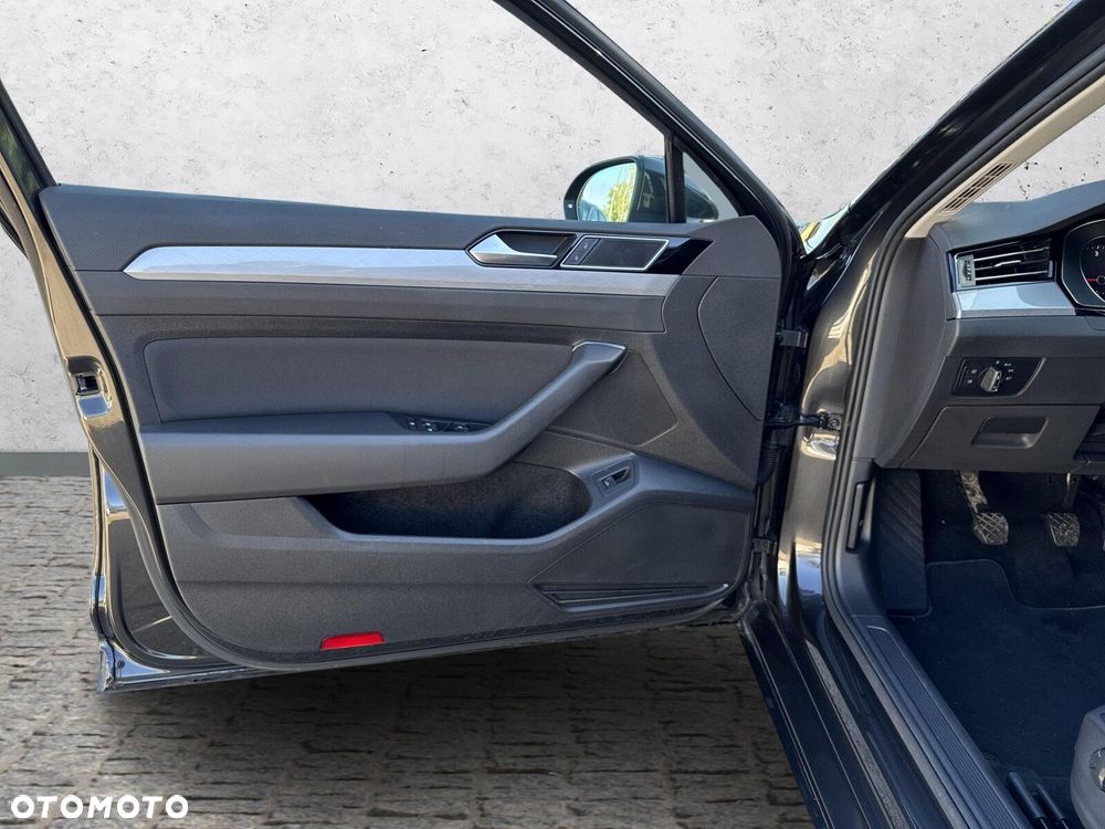 Volkswagen Passat 2.0 TDI EVO Business - 10