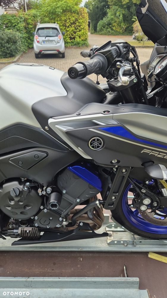 Yamaha FZ8 - 7
