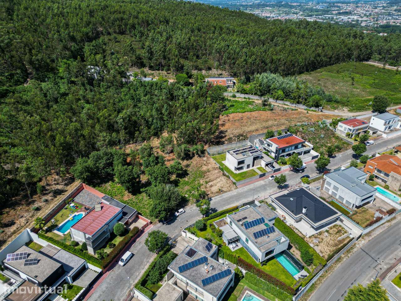Oportunidade | Terreno para Construção com Projeto Aprovado | Semelhe - Grande imagem: 3/9