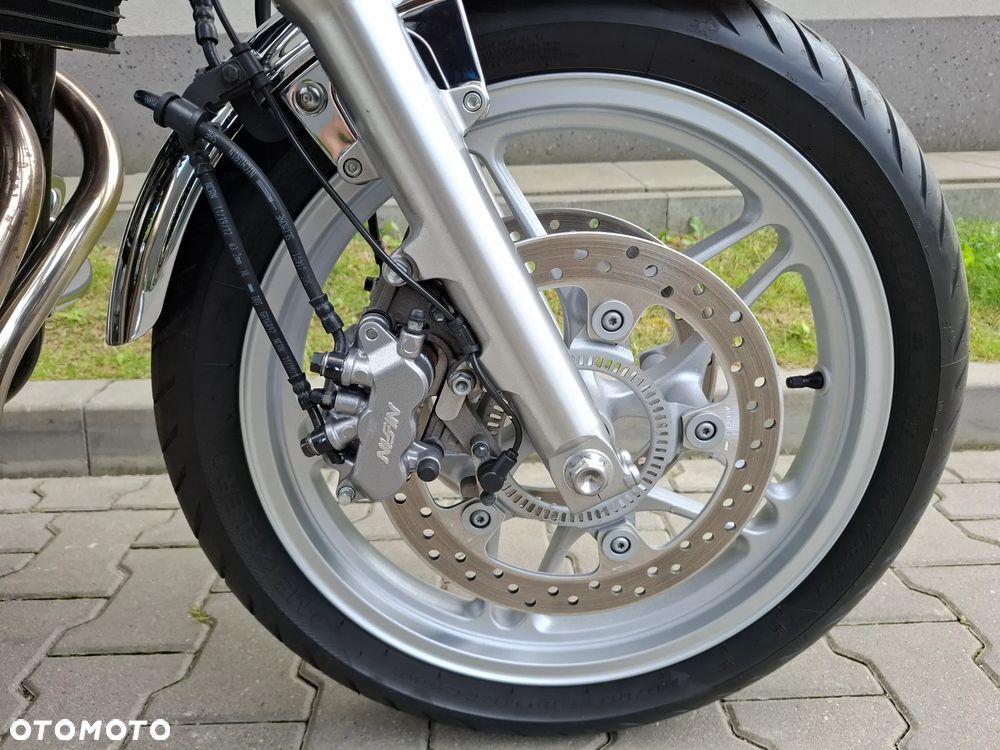 Honda CB - 23