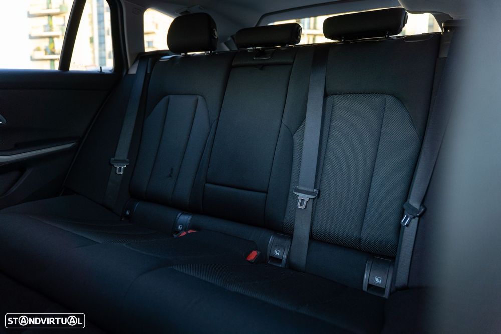 BMW 320 d Line Sport Shadow Auto - 35