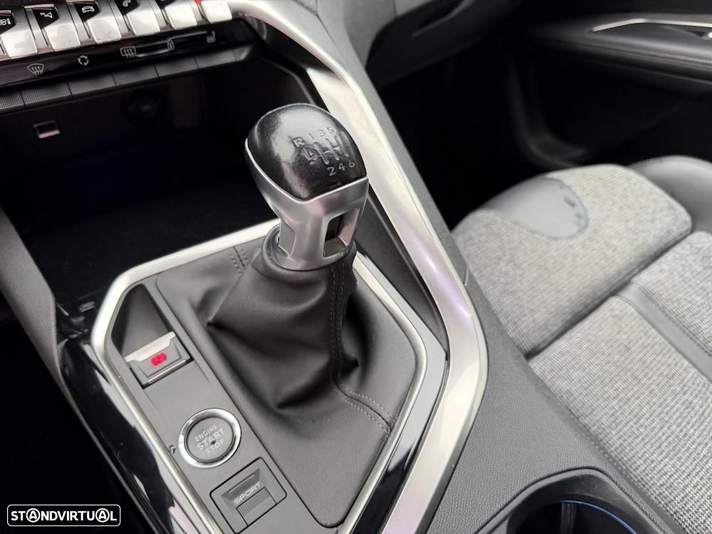 Peugeot 5008 1.2 PureTech Allure Pack - 24