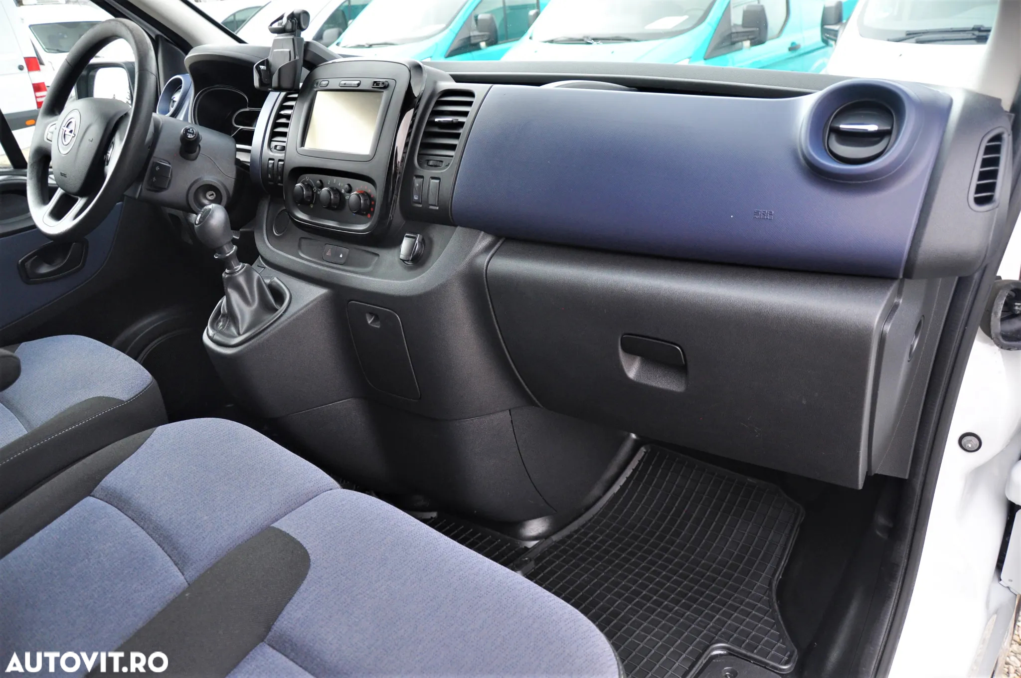 Opel Vivaro Furgon Maxi - 14