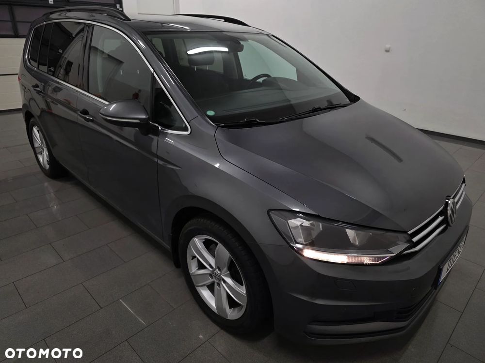 Volkswagen Touran - 33