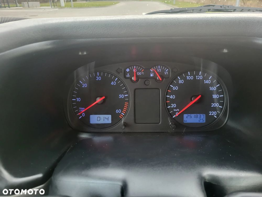 Volkswagen Transporter - 18