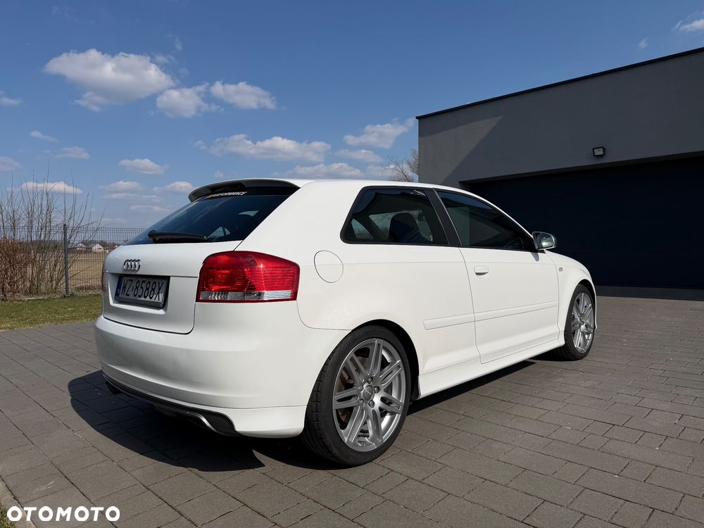 Audi S3 2.0T FSI Quattro - 2