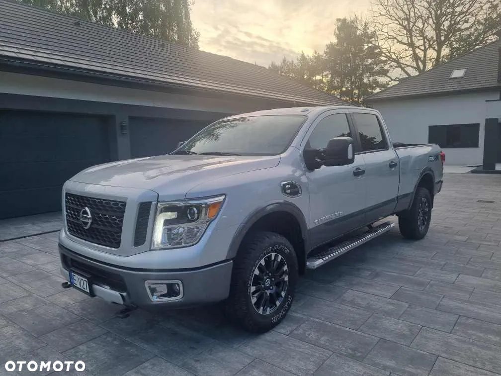 Nissan Titan - 9