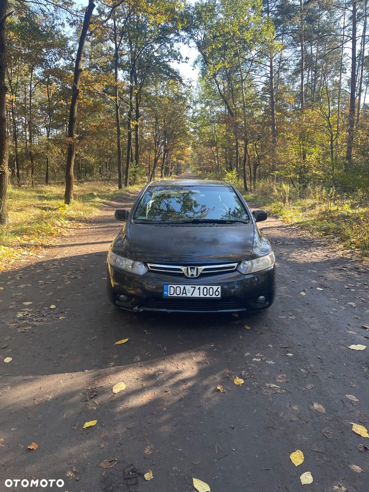 Honda Civic 1.8 LX Coupe - 11