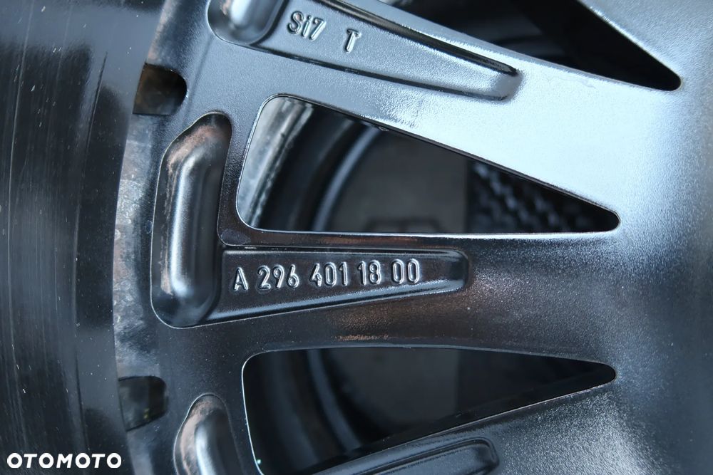 381 Felga Aluminiowa Mercedes A2964011800 9,5x22et30 - 17
