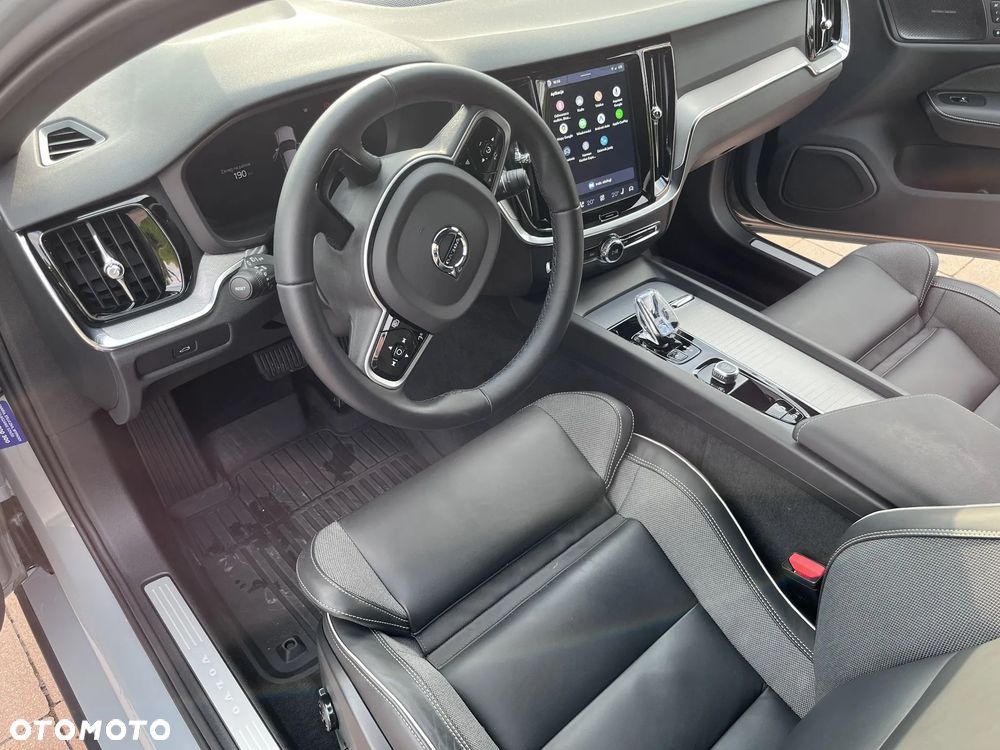 Volvo V60 B4 B Plus Dark - 11