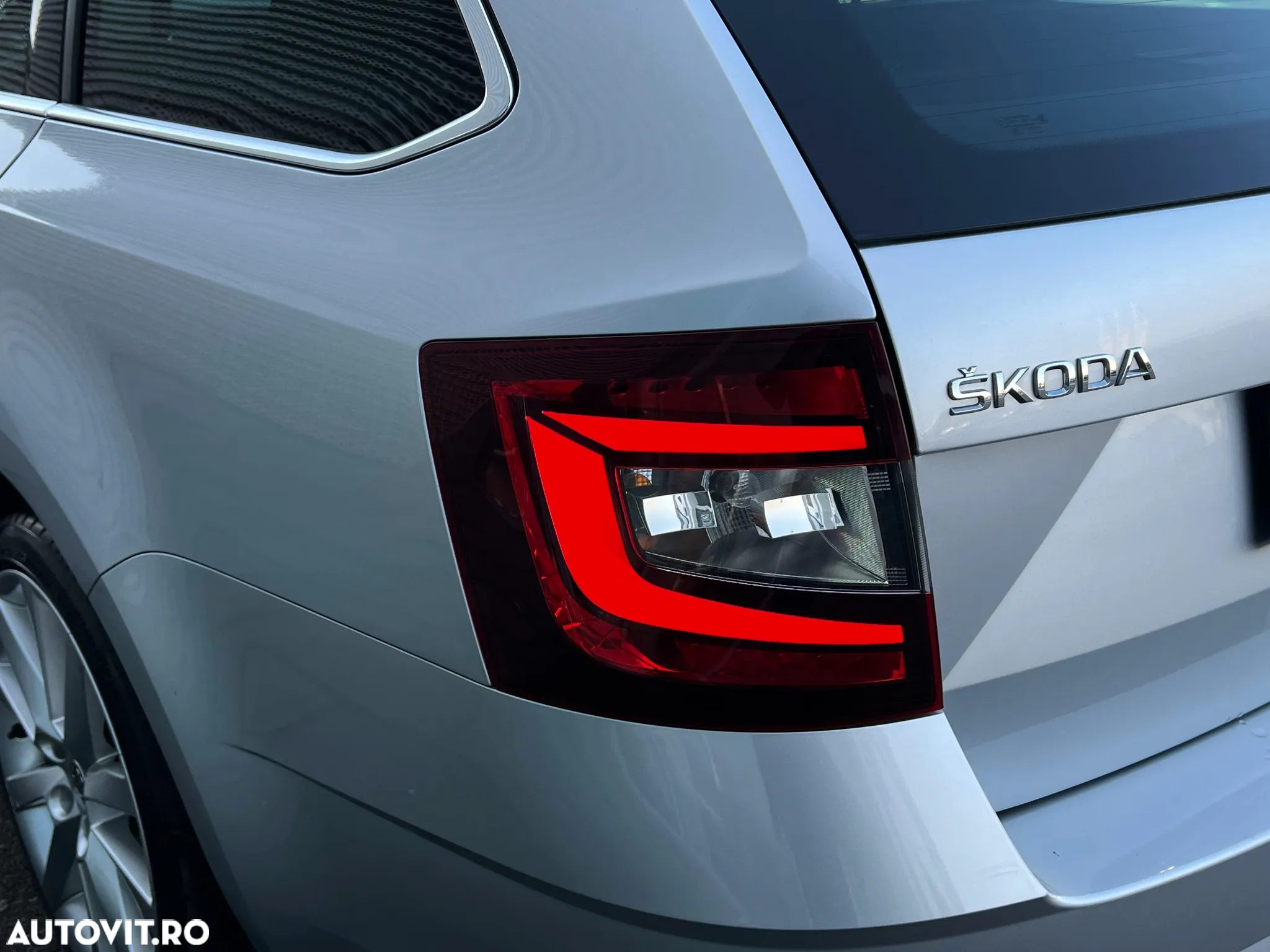 Skoda Octavia 2.0 TDI DSG Style - 10