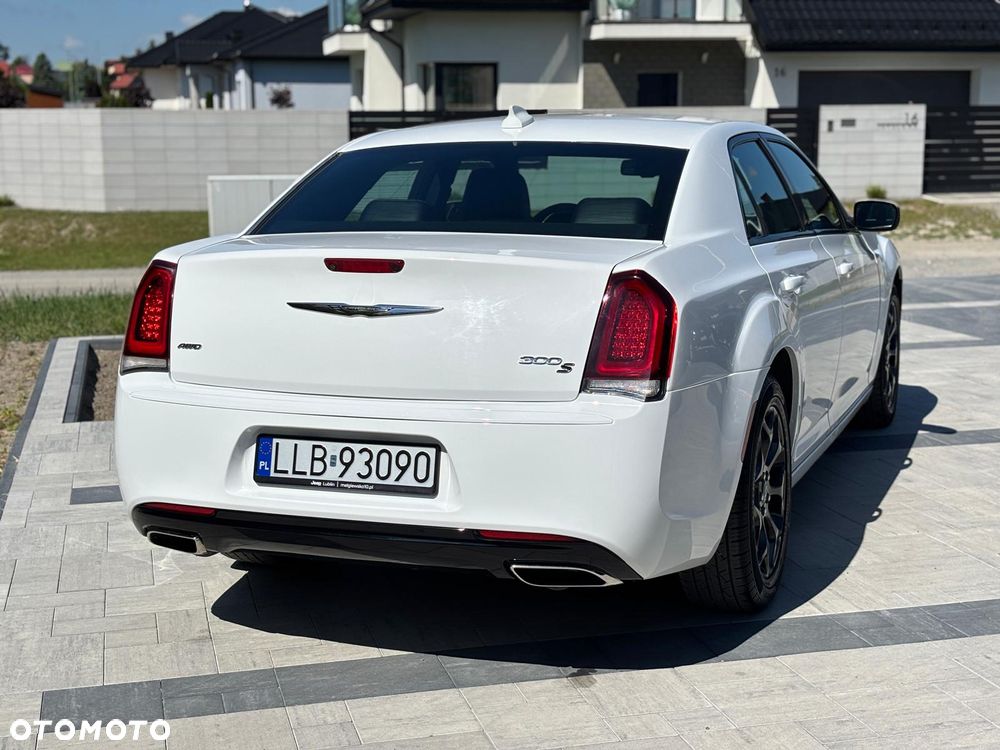 Chrysler 300s - 11