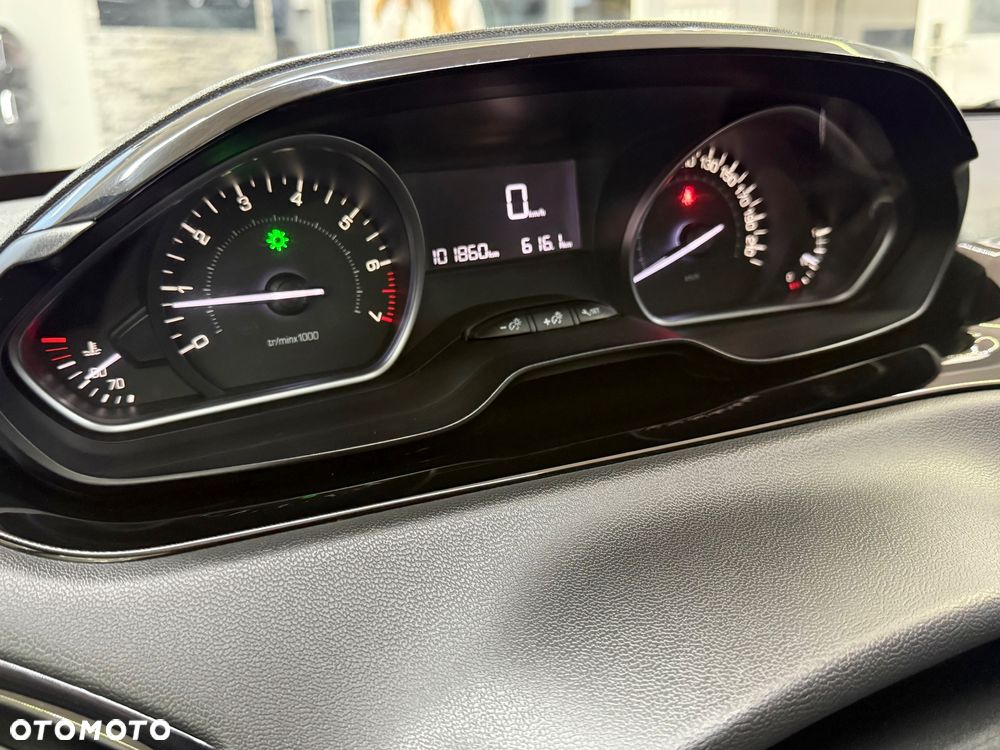 Peugeot 208 82 VTI Style - 10