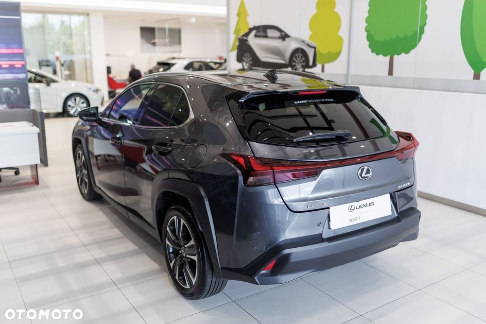 Lexus UX - 5