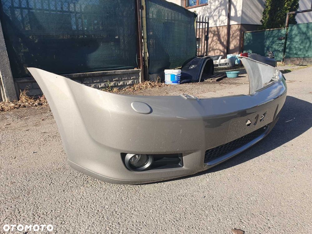 ZDERZAK PRZÓD TOYOTA COROLLA VERSO KOD 4S0 - 2