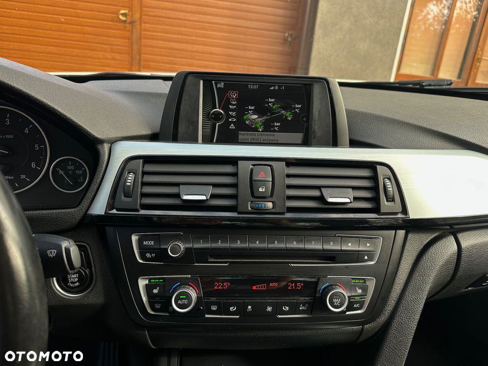 BMW Seria 3 320d xDrive Sport Line - 11