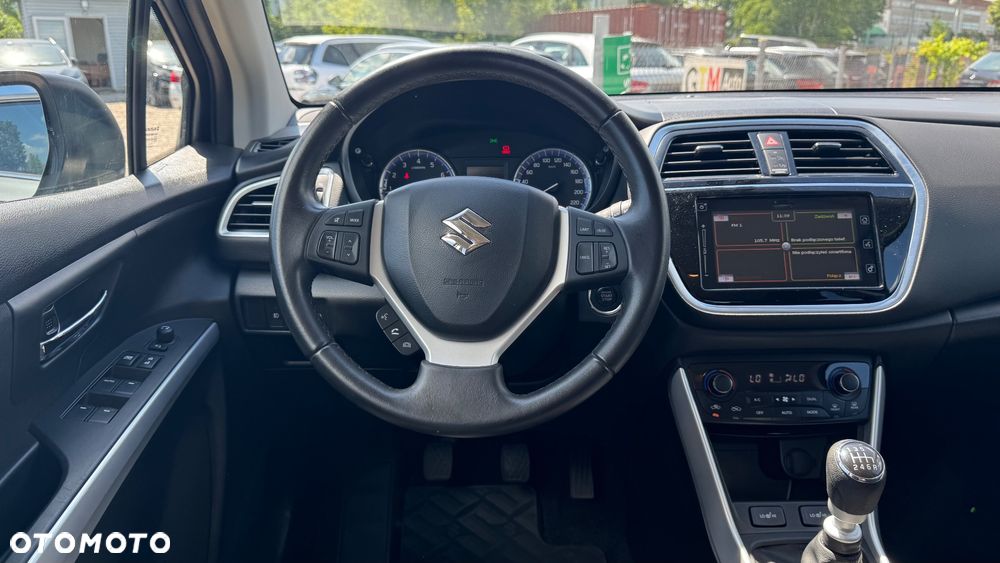 Suzuki SX4 S-Cross 1.4 T Premium - 35
