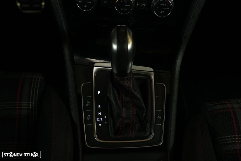 VW Golf 2.0 TSI GTI DSG - 27